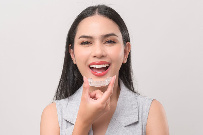 lady with invisaligner